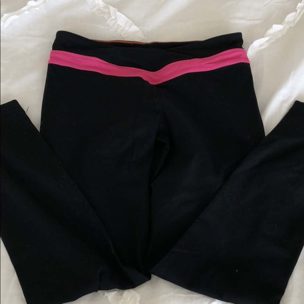 VS Black leggings w/ pink waist band